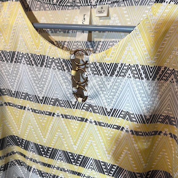 Tacera Zigzag pattern lightweight sleeveless blouse - Picture 7 of 7